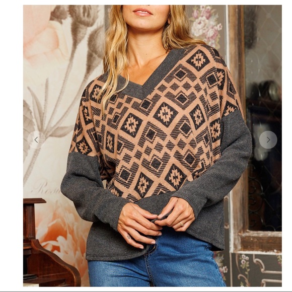 #25 Boho V-Neck Patterned Knit Top LAST ONE! - Picture 4 of 7